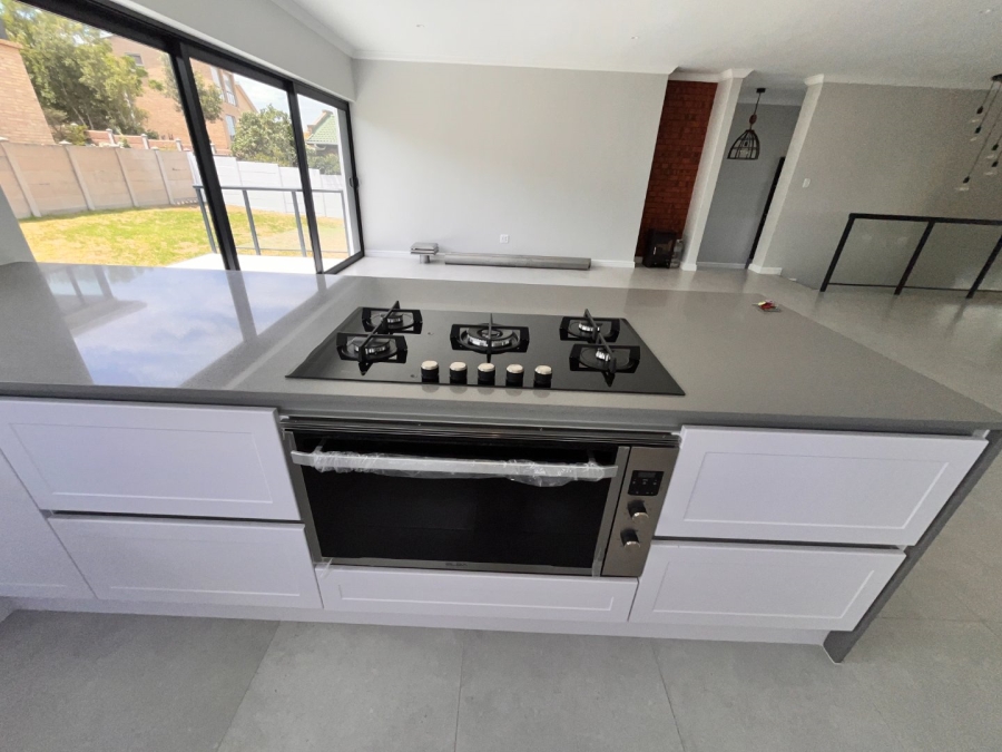 3 Bedroom Property for Sale in Wavecrest Eastern Cape